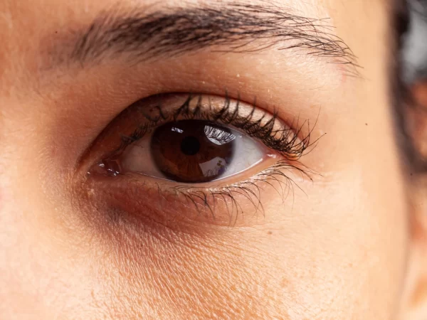 Maintaining and caring for Brown Eye Contact Lenses: Best Practices for Longevity and Hygiene