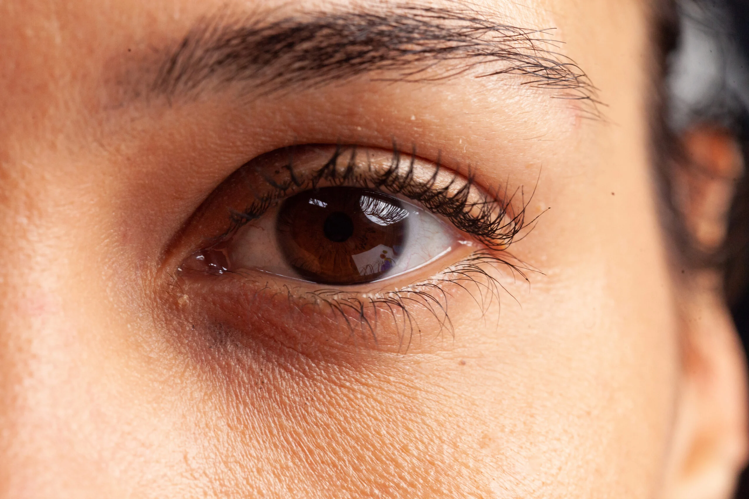 Maintaining and caring for Brown Eye Contact Lenses: Best Practices for Longevity and Hygiene